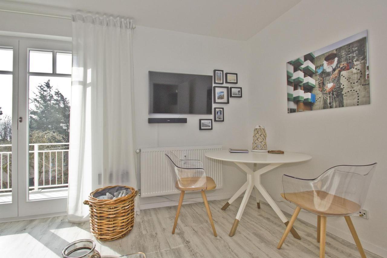 Ferienwohnung Mit Balkon Und Meerblick - Ferienresidenz Zwei Bodden Fewo 1-4 Lietzow エクステリア 写真