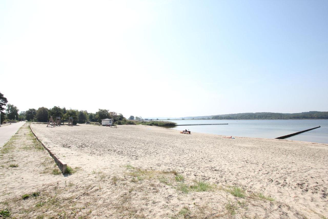 Ferienwohnung Mit Balkon Und Meerblick - Ferienresidenz Zwei Bodden Fewo 1-4 Lietzow エクステリア 写真